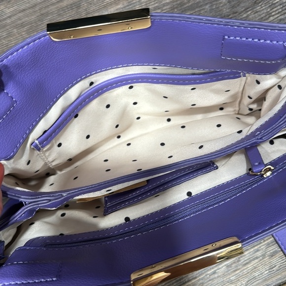 On 34th purple bag - Picture 7 of 8